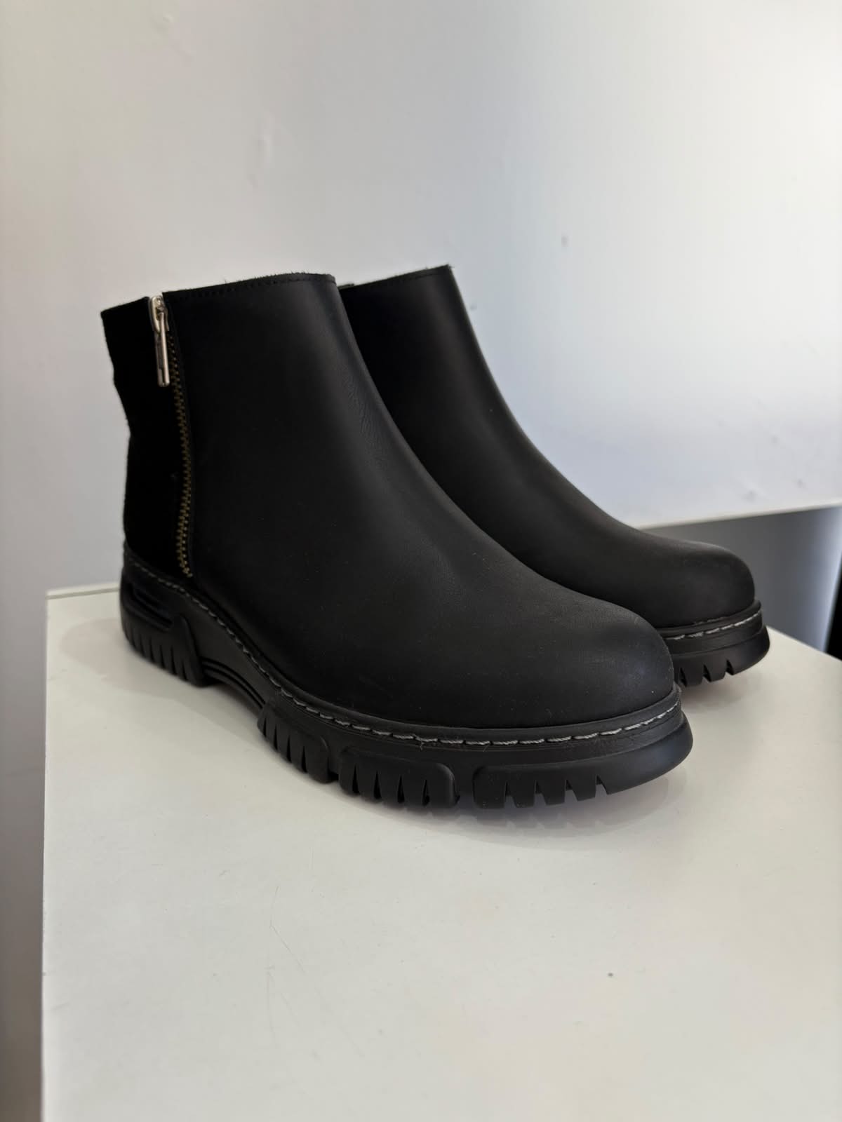 Bota Chelsea Cuero y Gamuza Combinada